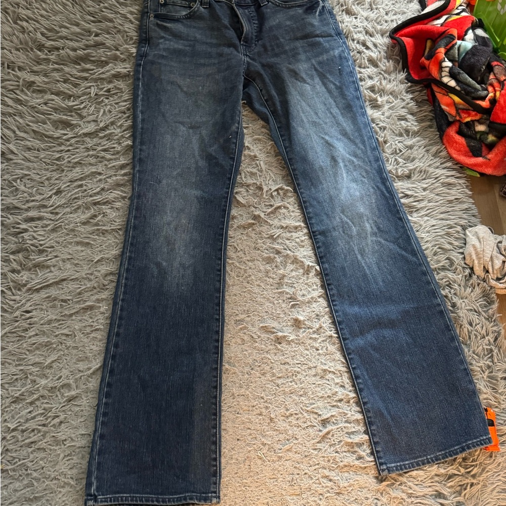 Lucky Brand dark wash sweet bootcut jeans in a 4/27 R